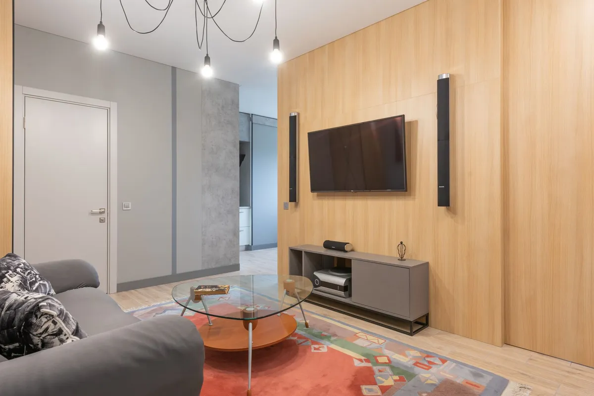 Meuble TV bas en chêne clair 180 cm — photo 1