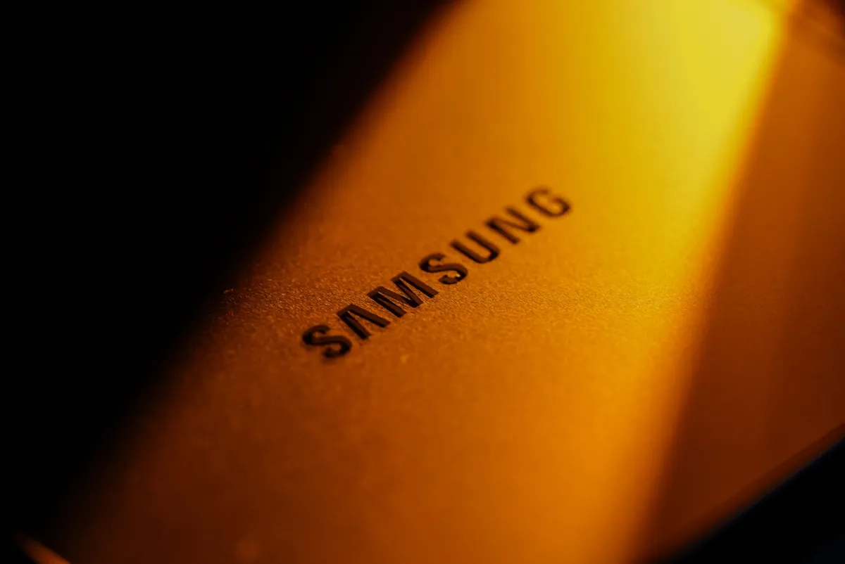 Réfrigérateur combiné Samsung 340 L inox — photo 1