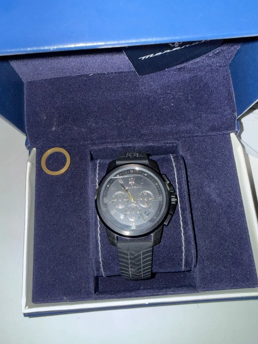 Montre chronographe Maserati noire, avec écrin — photo 1