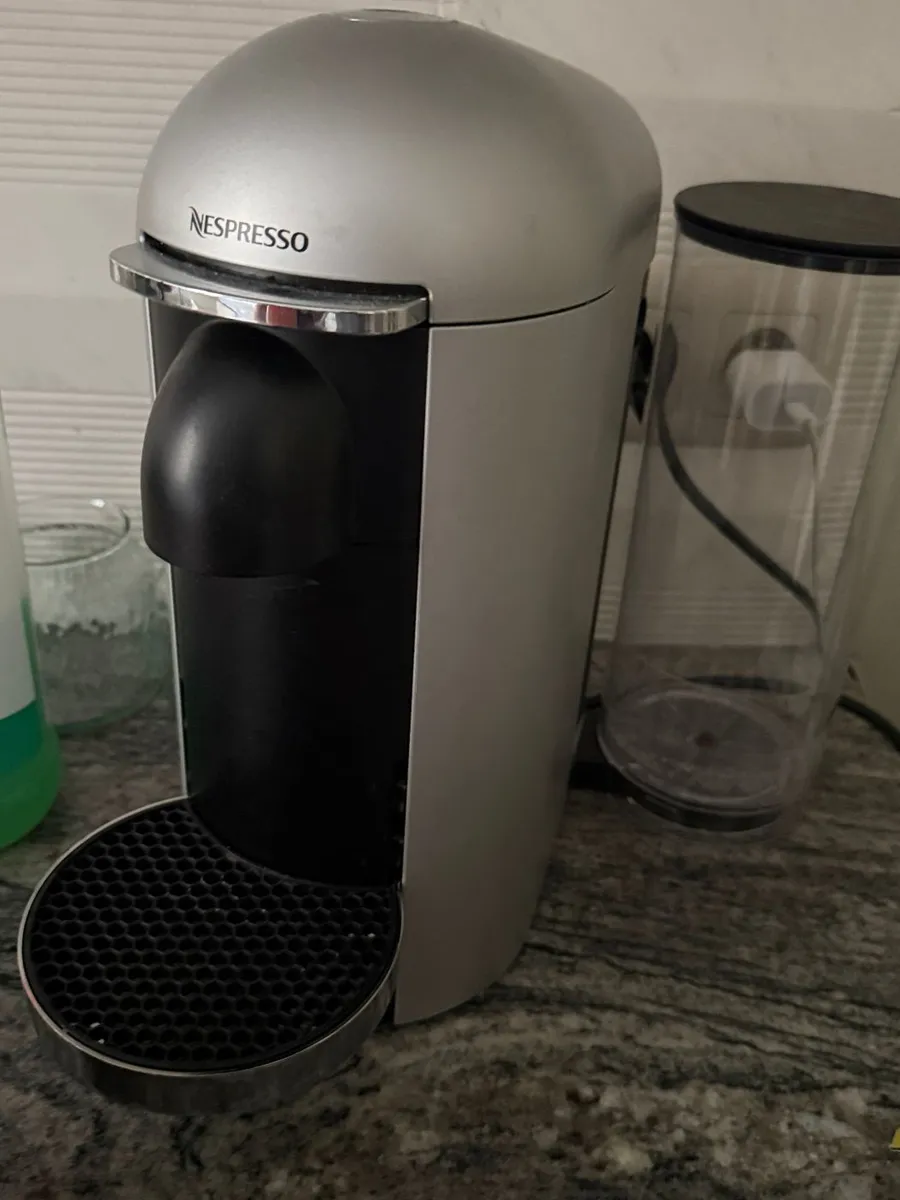 Machine Nespresso Vertuo grise — photo 1