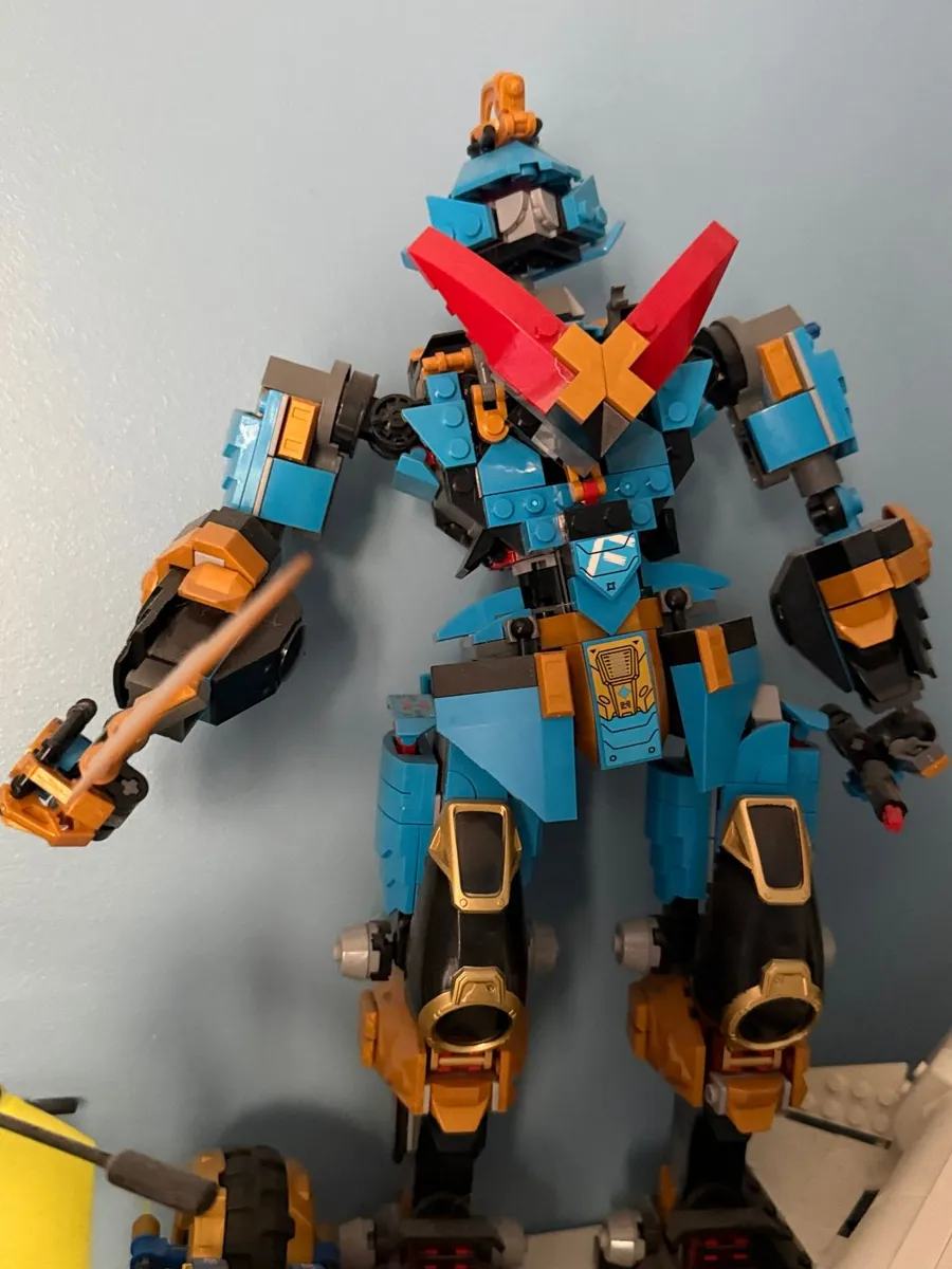Lego Ninjago robot bleu et or, construit — photo 1
