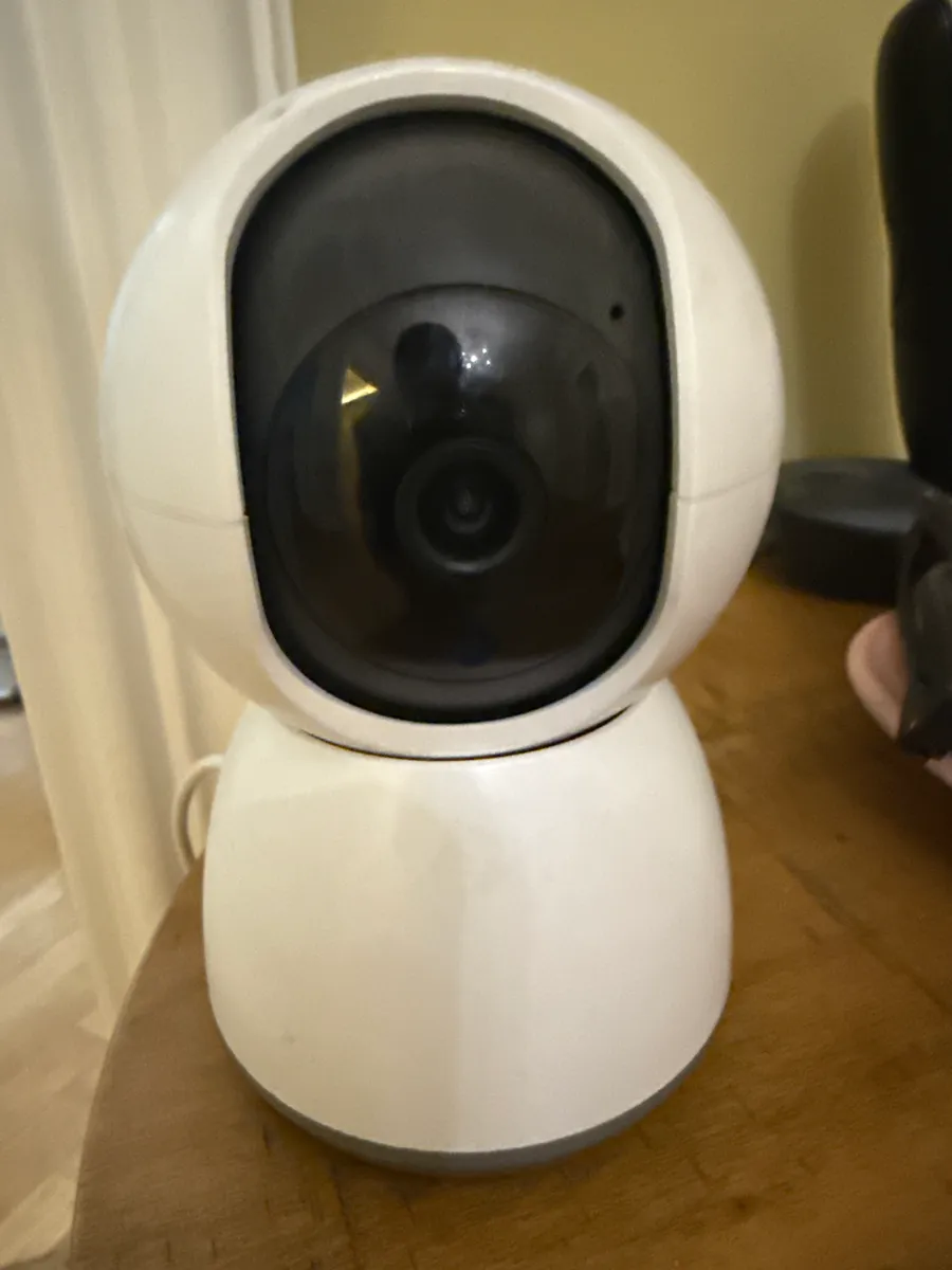 Caméra de surveillance connectée — photo 1