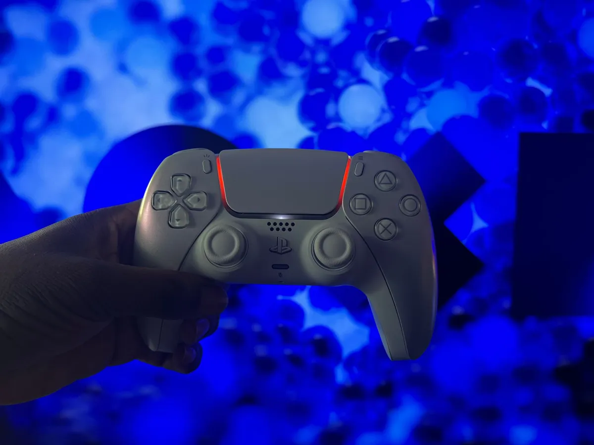 Manette PS5 DualSense Edge blanche – peu servie — photo 1