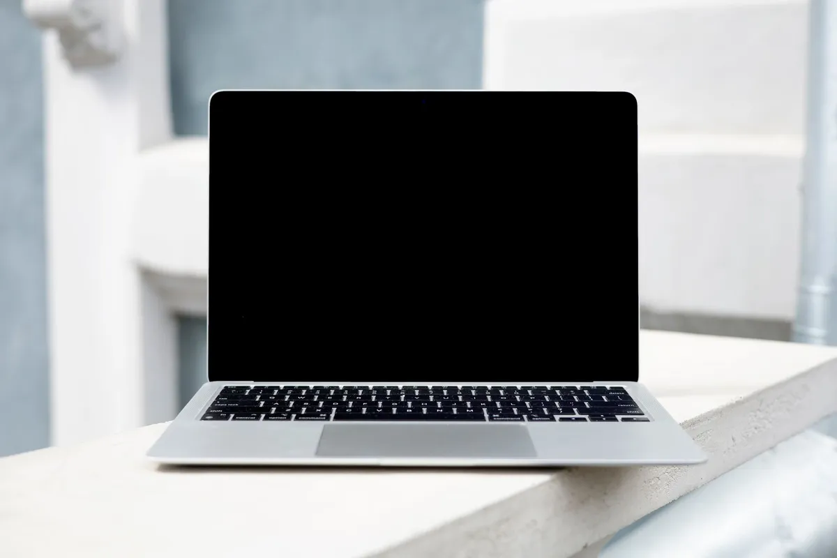 MacBook Air 13" M2 8 Go / 256 Go minuit — photo 1
